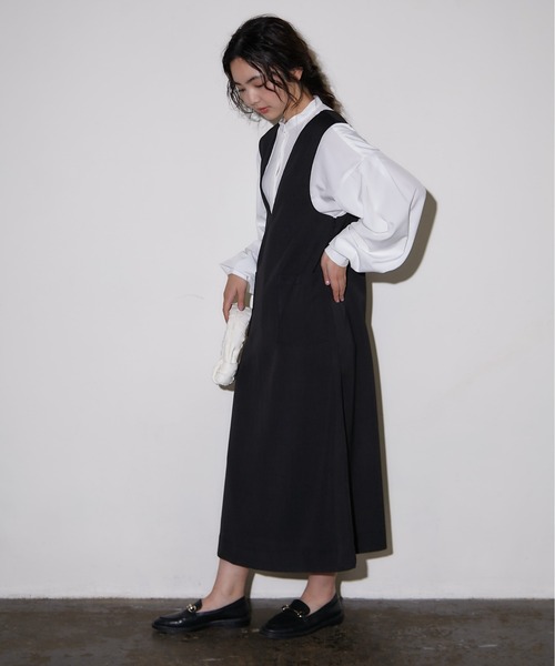 ECRIRE（エクリール）の「深Vネックジャンスカ（ジャンパースカート・レディース・ブラック/アイボリー・M）」の22枚目の写真