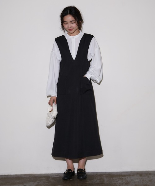 ECRIRE（エクリール）の「深Vネックジャンスカ（ジャンパースカート・レディース・ブラック/アイボリー・M）」の21枚目の写真