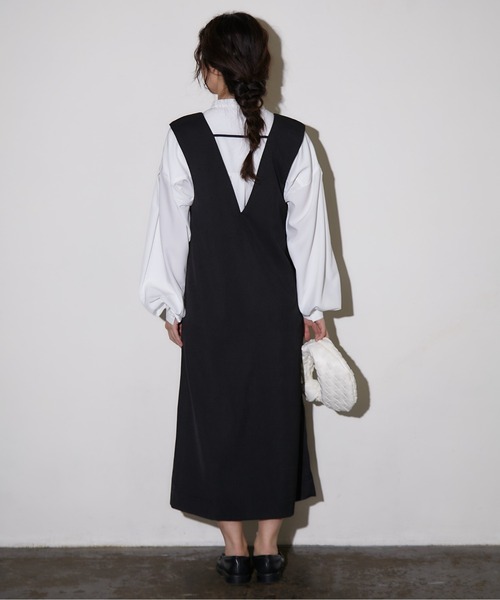 ECRIRE（エクリール）の「深Vネックジャンスカ（ジャンパースカート・レディース・ブラック/アイボリー・M）」の20枚目の写真