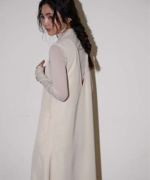 ECRIRE（エクリール）の「深Vネックジャンスカ（ジャンパースカート・レディース・ブラック/アイボリー・M）」の8枚目の写真