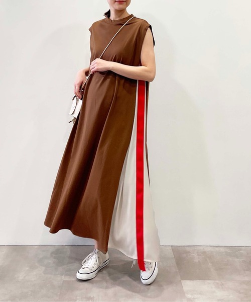 LUGIVA（ルギヴァ）の「サイドラインテープワンピース（ワンピース・レディース・ブラック/ブラウン・M）」の2枚目の写真