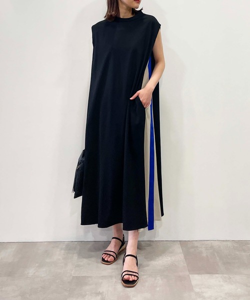 LUGIVA（ルギヴァ）の「サイドラインテープワンピース（ワンピース・レディース・ブラック/ブラウン・M）」の4枚目の写真