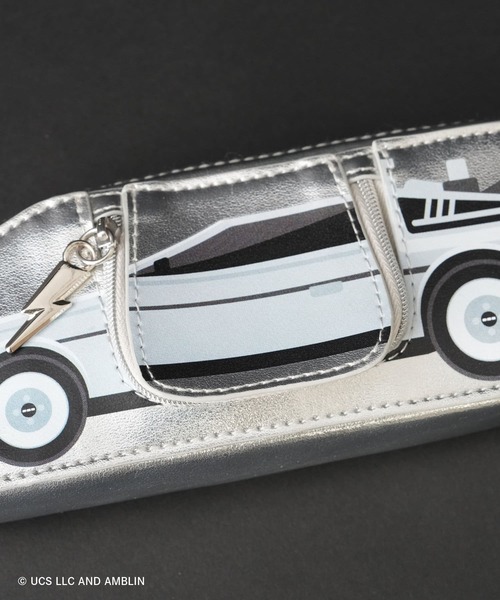 BIRTHDAY BAR（バースデイバー）の「【Back to the Future】オリジナル デロリアン スリムポーチ（ポーチ・レディース・シルバー・フリー）」の4枚目の写真