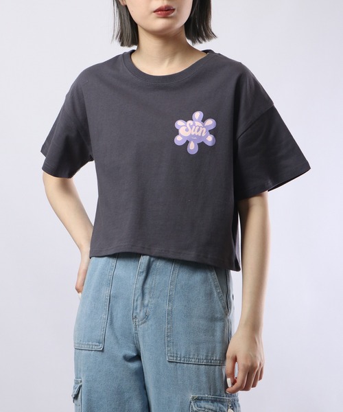 spiritoso(スピリトーゾ)の「spiritoso プリントTシャツ 半袖(Tシャツ/カットソー・レディース・レッド/ホワイト/バイオレット/カーキ/スミクロ/グレイッシュベージュ/オレンジ/グリーン・F)」の18枚目の写真