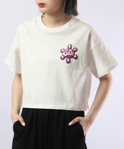 spiritoso(スピリトーゾ)の「spiritoso プリントTシャツ 半袖(Tシャツ/カットソー・レディース・レッド/ホワイト/バイオレット/カーキ/スミクロ/グレイッシュベージュ/オレンジ/グリーン・F)」の11枚目の写真