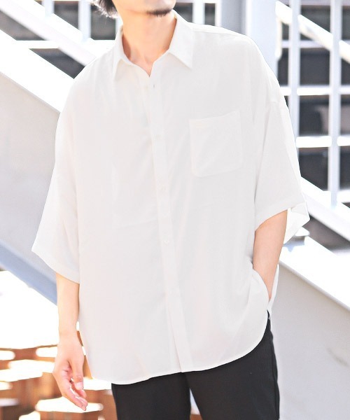 LUXSTYLE（ラグスタイル）の「ビッグシルエット半袖シャツ（シャツ/ブラウス・メンズ・ブラック/ホワイト/ブルーグレー/グリーン・L/M/XL）」の2枚目の写真