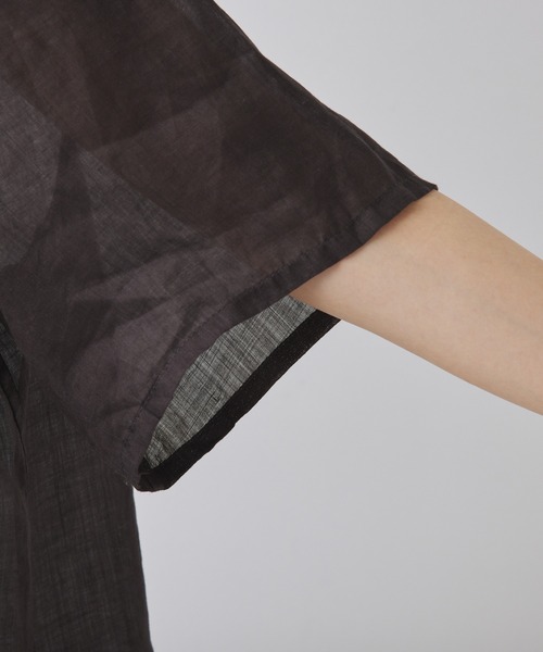 PUAL CE CIN（ピュアルセシン）の「ラミープルオーバーブラウス（シャツ/ブラウス・レディース・オリーブ/オフホワイト/チャコールグレー・FREE）」の18枚目の写真