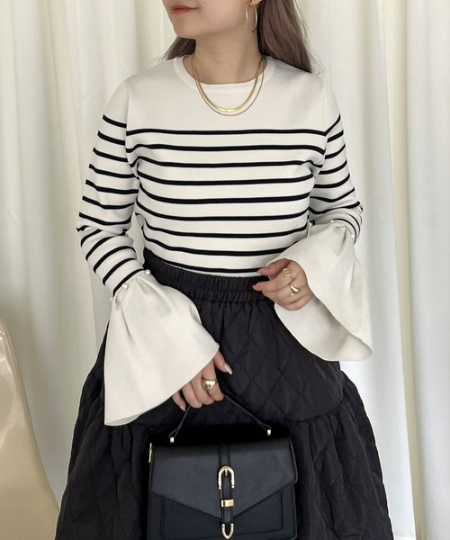 prose verse(プロズヴェール)の「ベルスリーブパールフレアニット(ニット/セーター・レディース・オフホワイト/ブラック・MEDIUM/LARGE)」の5枚目の写真