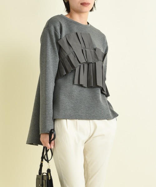 INTERPLANET（インタープラネット）の「異素材アシメフリルデザインプルオーバー（Tシャツ/カットソー・レディース・ブラック/オフホワイト/チャコールグレー・FREE）」の3枚目の写真