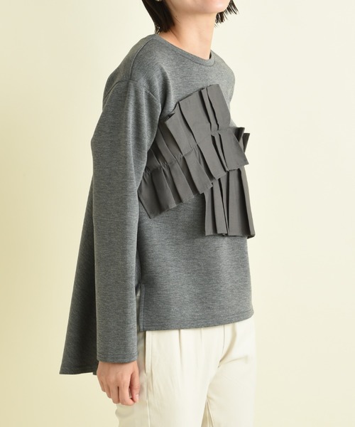 INTERPLANET（インタープラネット）の「異素材アシメフリルデザインプルオーバー（Tシャツ/カットソー・レディース・ブラック/オフホワイト/チャコールグレー・FREE）」の5枚目の写真