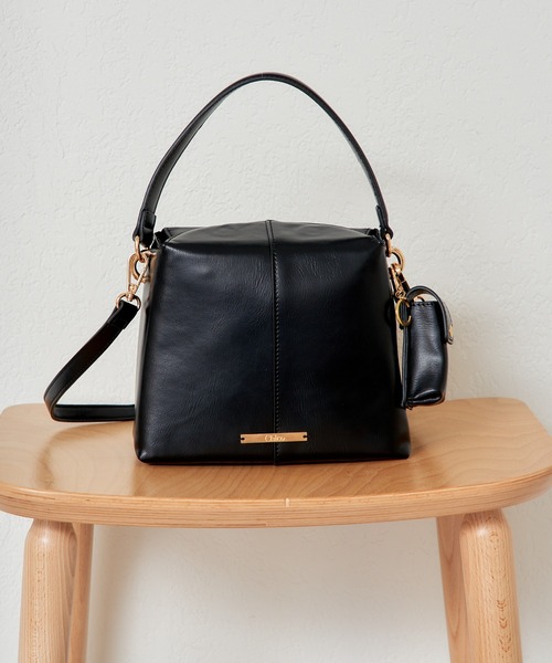 Chico（チコ）の「【新色追加】ラウンドハンドルマグネットバッグ（ショルダーバッグ・レディース・ブラック/アイボリー/ブルー/ピンク・FREE）」の7枚目の写真