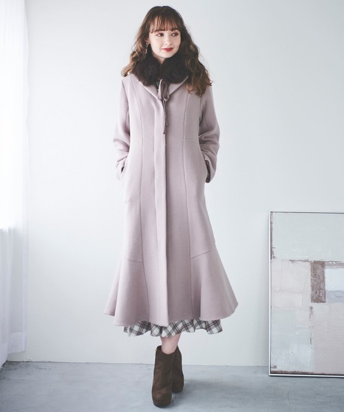 31 Sons de mode（トランテアン　ソン　ドゥ　モード）の「ファー付きマーメイドコート（チェスターコート・レディース・チャコールグレー/オフホワイト/モカ・36/38）」の18枚目の写真