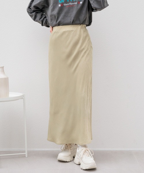 LOWRYS FARM（ローリーズファーム）の「サテンフレアスカート　980536（スカート・レディース・ブラウン/ブラック/アイボリー/チャコールグレー/カーキ・LONG/SHORT/20cm）」の5枚目の写真