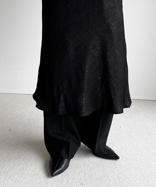 LOWRYS FARM（ローリーズファーム）の「サテンフレアスカート　980536（スカート・レディース・ブラウン/ブラック/アイボリー/チャコールグレー/カーキ・LONG/SHORT/20cm）」の18枚目の写真