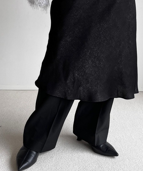 LOWRYS FARM（ローリーズファーム）の「サテンフレアスカート　980536（スカート・レディース・ブラウン/ブラック/アイボリー/チャコールグレー/カーキ・LONG/SHORT/20cm）」の19枚目の写真