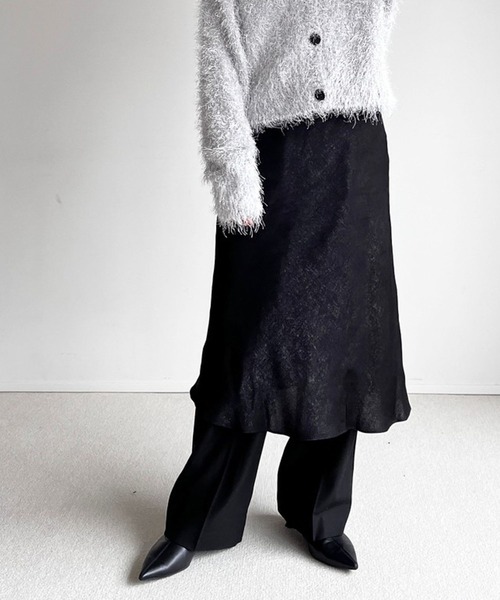 LOWRYS FARM（ローリーズファーム）の「サテンフレアスカート　980536（スカート・レディース・ブラウン/ブラック/アイボリー/チャコールグレー/カーキ・LONG/SHORT/20cm）」の20枚目の写真