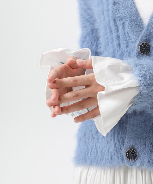 Felt-Maglietta(フェルトマリエッタ)の「調整可能ダブルボタン付きフレア付け袖(アームカバー・レディース・ホワイト/ブラック・FREE)」の5枚目の写真