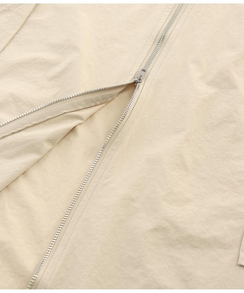 ANAP(アナップ)の「フロントジップミリタリーキャミワンピース(ワンピース・レディース・ブラック/グレイッシュベージュ・FREE)」の7枚目の写真