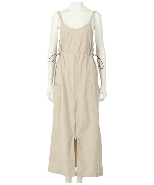 ANAP(アナップ)の「フロントジップミリタリーキャミワンピース(ワンピース・レディース・ブラック/グレイッシュベージュ・FREE)」の11枚目の写真