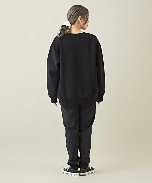 CUBE SUGAR（キューブシュガー）の「裏起毛スウェットロゴプリントプルオーバー（スウェット・レディース・ブラック/カーキ/マルチ/オートミール/レッド・M）」の8枚目の写真