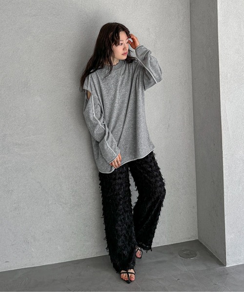 feepur（フェピュール）の「アームスリットルーズラメスウェット（スウェット・レディース・グレー/ベージュ/ネイビー・MEDIUM）」の13枚目の写真