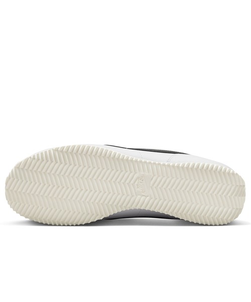 NIKE(ナイキ)の「NIKE CORTEZ DM4044-100(スニーカー・メンズ・ホワイト・27.5cm/26.5cm/27cm/28cm/26cm/28.5cm)」の4枚目の写真