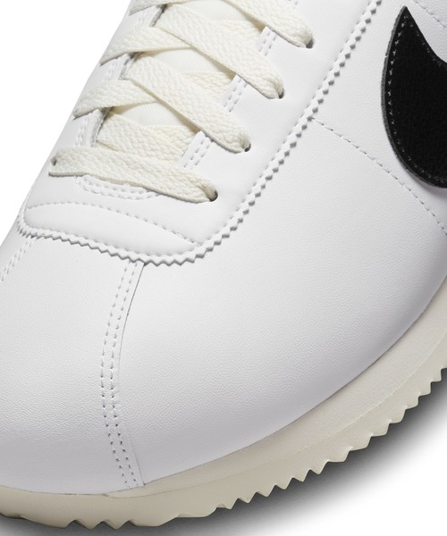 NIKE(ナイキ)の「NIKE CORTEZ DM4044-100(スニーカー・メンズ・ホワイト・27.5cm/26.5cm/27cm/28cm/26cm/28.5cm)」の8枚目の写真