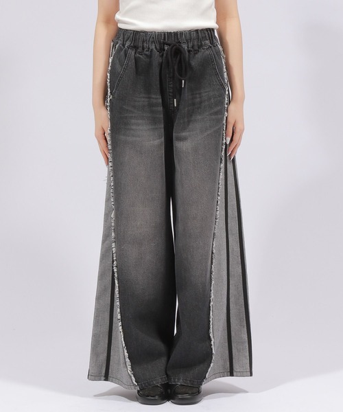 PAGEBOY（ページボーイ）の「＜2サイズ展開＞ラインイージデニムパンツ（デニムパンツ・レディース・ブラック/ブルー/ホワイト/グレー・SMALL/MEDIUM）」の13枚目の写真