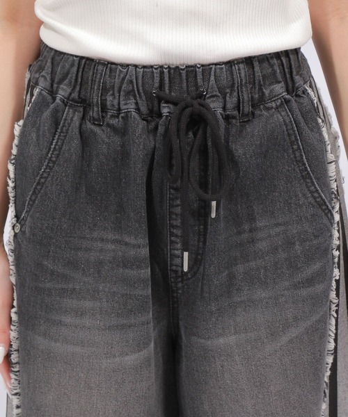 PAGEBOY（ページボーイ）の「＜2サイズ展開＞ラインイージデニムパンツ（デニムパンツ・レディース・ブラック/ブルー/ホワイト/グレー・SMALL/MEDIUM）」の16枚目の写真