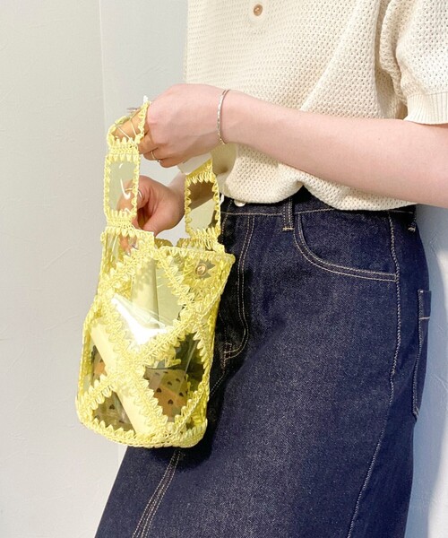 fredy emue（フレディエミュ）の「ビニールクロシェバケツバッグ（トートバッグ・レディース・イエロー/ブラウン系その他・FREE）」の4枚目の写真