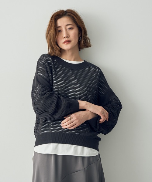 YECCA VECCA(イェッカヴェッカ)の「メッシュ編みニット(ニット/セーター・レディース・オフホワイト/チャコールグレー/ベージュ・FREE)」の1枚目の写真