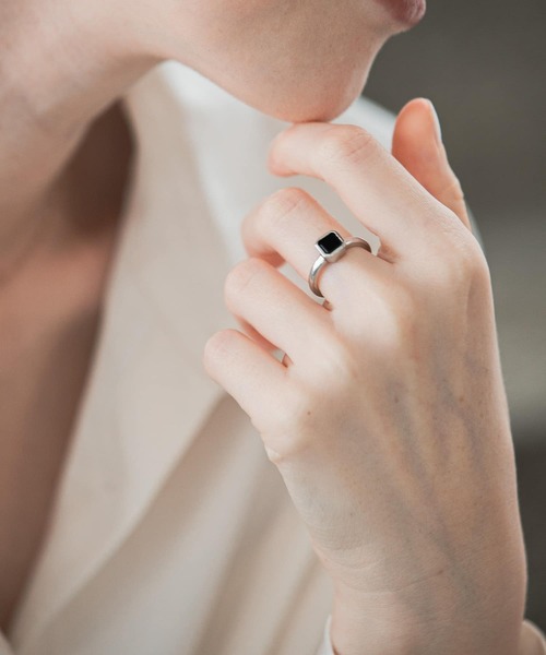 URBAN RESEARCH（アーバンリサーチ）の「decor『デコール』　石のリング オニキス（リング・レディース・ゴールド/シルバー・13/11）」の11枚目の写真