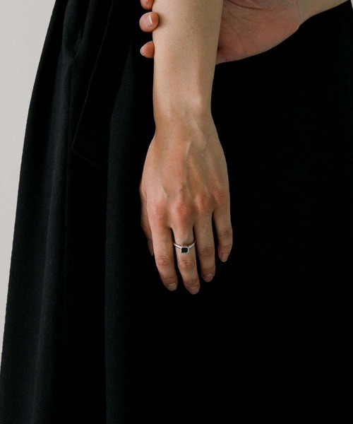 URBAN RESEARCH（アーバンリサーチ）の「decor『デコール』　石のリング オニキス（リング・レディース・ゴールド/シルバー・13/11）」の17枚目の写真