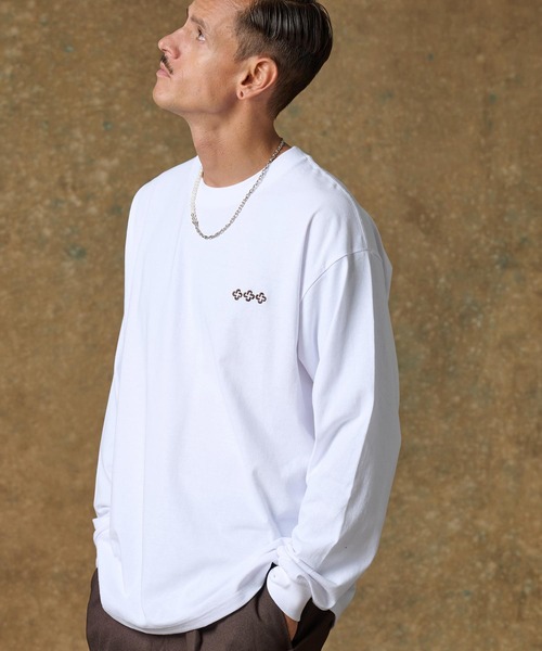 THEOREM（セオレム）の「mlt4662- One Point Logo Embroidered LS Tee ロンT（Tシャツ/カットソー・メンズ・ホワイト×グリーン/ホワイト×ブラック/ホワイト系その他/ホワイト×ブラウン・S/M/L/XL/XS/XXL）」の16枚目の写真