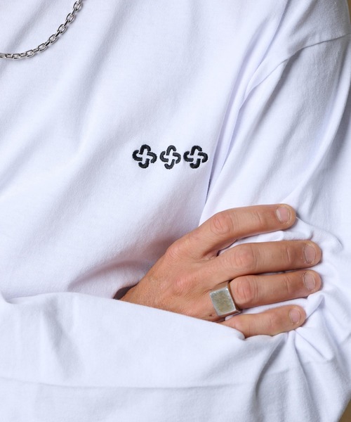 THEOREM（セオレム）の「mlt4662- One Point Logo Embroidered LS Tee ロンT（Tシャツ/カットソー・メンズ・ホワイト×グリーン/ホワイト×ブラック/ホワイト系その他/ホワイト×ブラウン・S/M/L/XL/XS/XXL）」の5枚目の写真