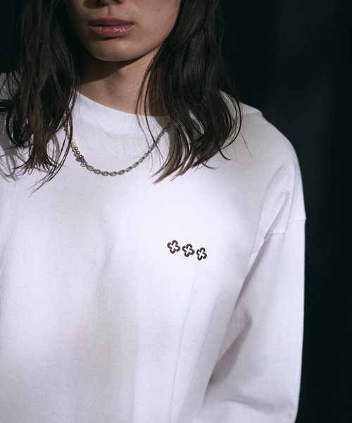 THEOREM（セオレム）の「mlt4662- One Point Logo Embroidered LS Tee ロンT（Tシャツ/カットソー・メンズ・ホワイト×グリーン/ホワイト×ブラック/ホワイト系その他/ホワイト×ブラウン・S/M/L/XL/XS/XXL）」の6枚目の写真