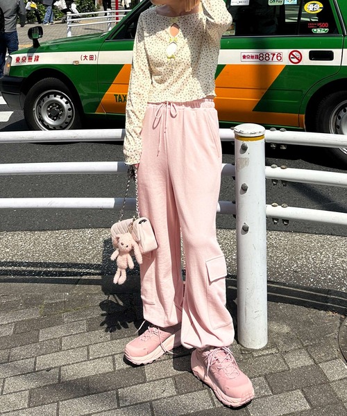 Alley by w closet（アリーバイダブルクローゼット）の「【Alley】裏毛カーゴパンツ（スウェットパンツ・レディース・オフホワイト/ピンク系その他/グレー・FREE）」の7枚目の写真