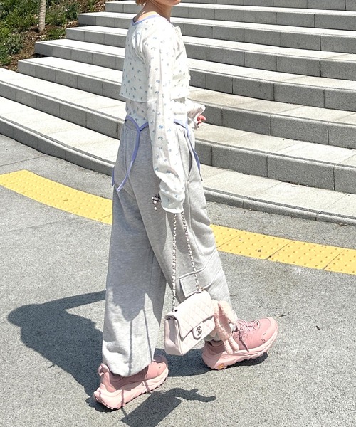 Alley by w closet（アリーバイダブルクローゼット）の「【Alley】裏毛カーゴパンツ（スウェットパンツ・レディース・オフホワイト/ピンク系その他/グレー・FREE）」の9枚目の写真