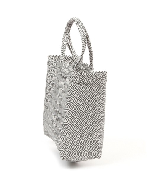 BAYFLOW（ベイフロー）の「[マチたっぷりで大容量!]パサールバックLサイズ（かごバッグ・レディース・ブラック/ブルー・0）」の7枚目の写真