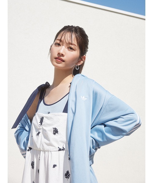 SNIDEL（スナイデル）の「【SNIDEL|NEW ERA】バイカラーキャミソール（キャミソール・レディース・アイボリー/ブラック/ライトブルー・S/M）」の5枚目の写真