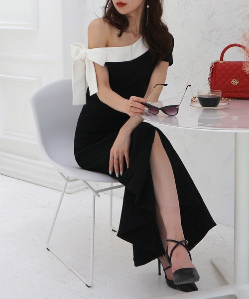 ROYAL PARTY(ロイヤルパーティー)の「リボンワンショル配色カットトップス(Tシャツ/カットソー・レディース・ライトグレー/オフホワイト/ブラック・FREE)」の6枚目の写真