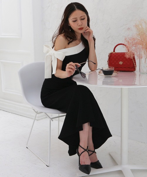 ROYAL PARTY(ロイヤルパーティー)の「リボンワンショル配色カットトップス(Tシャツ/カットソー・レディース・ライトグレー/オフホワイト/ブラック・FREE)」の5枚目の写真