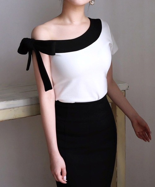 ROYAL PARTY(ロイヤルパーティー)の「リボンワンショル配色カットトップス(Tシャツ/カットソー・レディース・ライトグレー/オフホワイト/ブラック・FREE)」の9枚目の写真