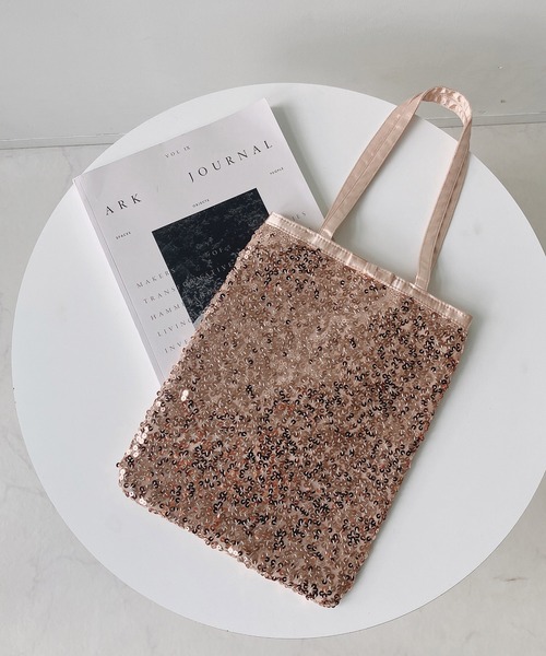 AS KNOW AS plus(アズノゥアズプラス)の「レースサテンフラットトートバッグ A4サイズ対応(トートバッグ・レディース・アイボリー/ブラック/ブラック系/ブラック系1/ベージュ系/シルバー系/シルバー系1/ブラック系2/アイボリー系2・FREE)」の6枚目の写真