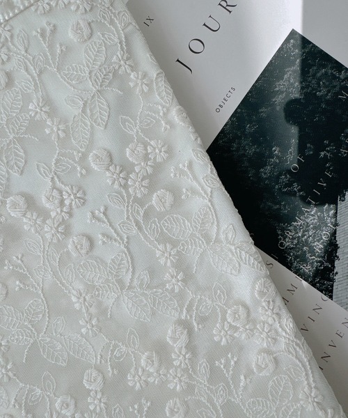 AS KNOW AS plus(アズノゥアズプラス)の「レースサテンフラットトートバッグ A4サイズ対応(トートバッグ・レディース・アイボリー/ブラック/ブラック系/ブラック系1/ベージュ系/シルバー系/シルバー系1/ブラック系2/アイボリー系2・FREE)」の10枚目の写真