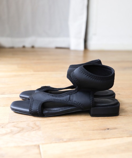 SESTO(セスト)の「ストレッチフィットサンダル(サンダル・レディース・ブラック/アイボリー・S/M/L/LL/3L)」の6枚目の写真