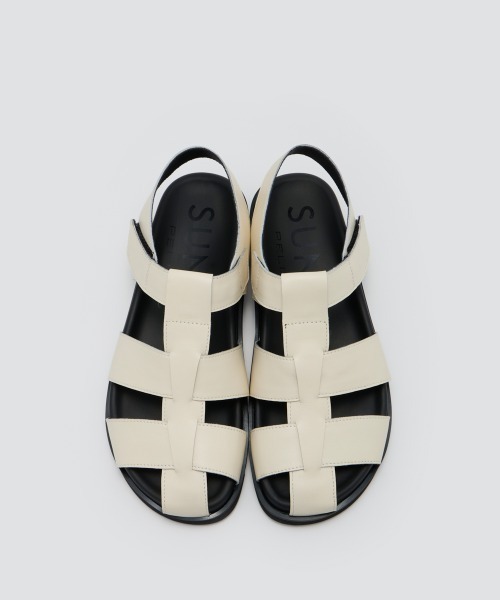 PELLICO SUNNY（ペリーコサニー）の「SALA スムース グルカサンダル