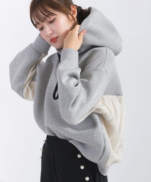 LUGIVA（ルギヴァ）の「異素材切り替えフーディー（パーカー・レディース・グレー/ブラック・M）」の11枚目の写真