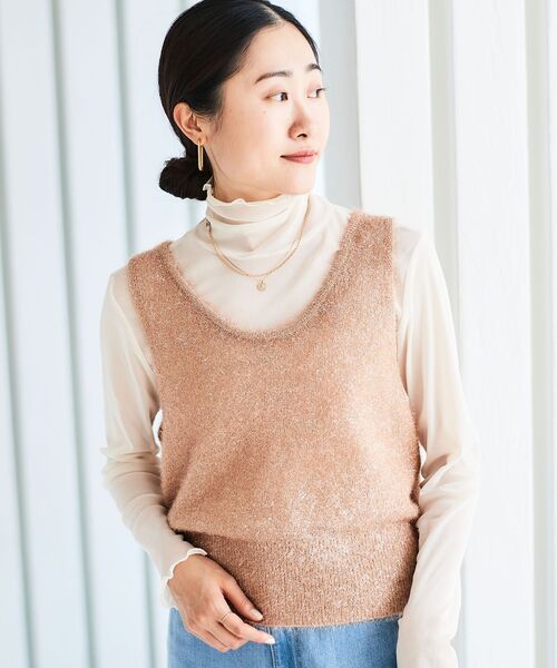 le.coeur blanc（ルクールブラン）の「シャイニーシャギーニットベスト（ベスト・レディース・アイボリー/キャメル・38）」の16枚目の写真