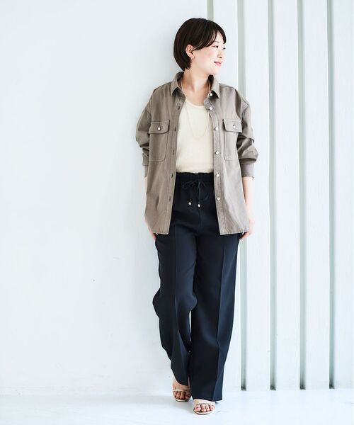 le.coeur blanc（ルクールブラン）の「シャイニーシャギーニットベスト（ベスト・レディース・アイボリー/キャメル・38）」の10枚目の写真